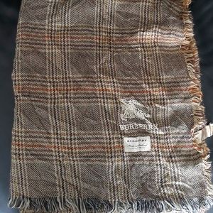 Burberry scarf 100% cashmere